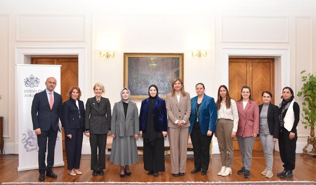 Çiğdem Erdoğan İngiltere Büyükelçiliği’ndeki toplantıya katıldı