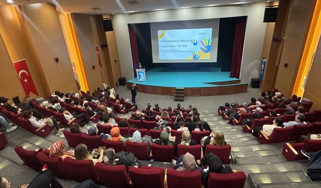 Otizme dair bilimsel yaklaşımlar SGM’de ele alındı