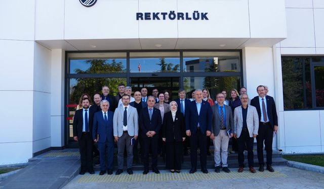 Çiğdem Erdoğan ve Osman Çelik SAÜ’de paylaşım toplantısına katıldı