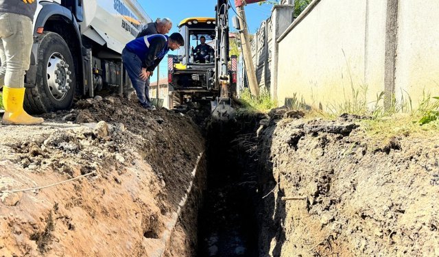 Serdivan Türkoğlu Caddesi’ne yeni yağmur suyu hattı