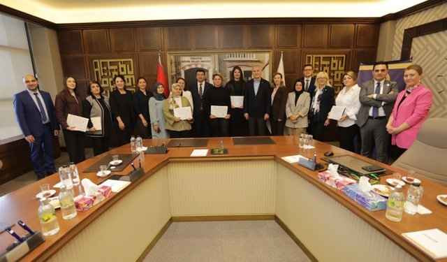 “Kalite Kontrol Uzmanlığı” eğitimlerini tamamlayan kursiyerlere sertifikaları takdim edildi