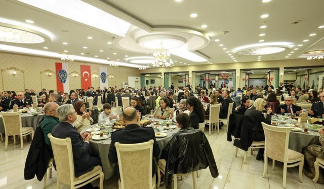 Şehit aileleri ve Gaziler onuruna yemek verildi