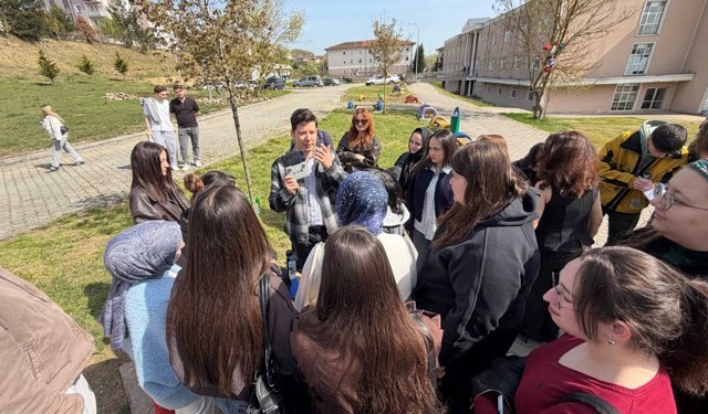 Öğrencilere uygulamalı drone eğitimi verildi