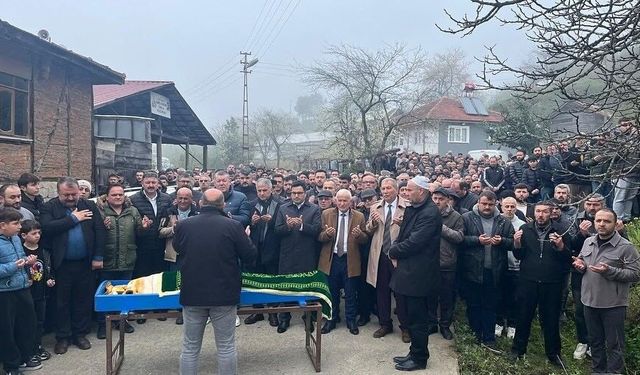 Gölette boğulan çocuk gözyaşlarıyla son yolculuğuna uğurlandı