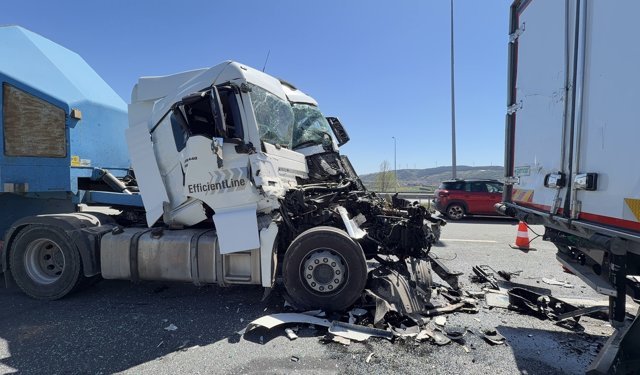 KMO'da zincirleme kaza