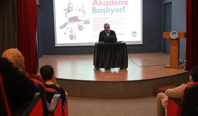 Akademi’de ilk ders Mesnevi: “Kendini bilmenin rehberi”