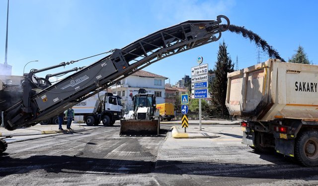 Büyükşehir’den asfalt sezonu öncesi önemli güzergahlarda iyileştirme çalışması