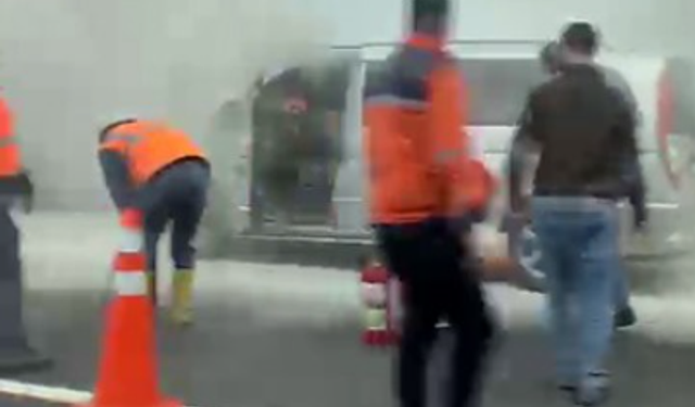 TEM'de minibüs yandı