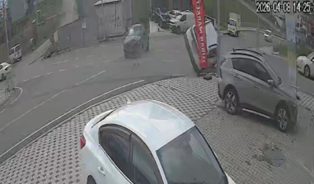 Çarpışan araçlardan biri takla attı, 7 kişi yaralandı