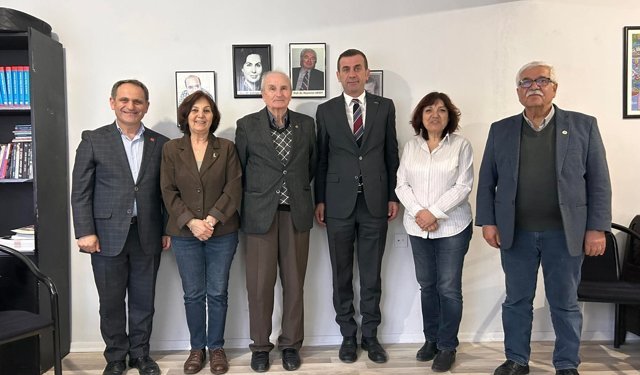 Ecevit Keleş'ten Özgür Özel'in Sakarya mitingi öncesi istişare ziyaretleri