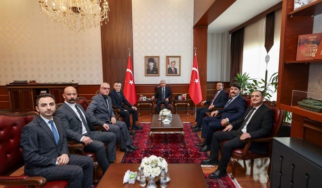 Adalet ve Kamu Çalışanları Sendikası’ndan Vali Doğan’a ziyaret