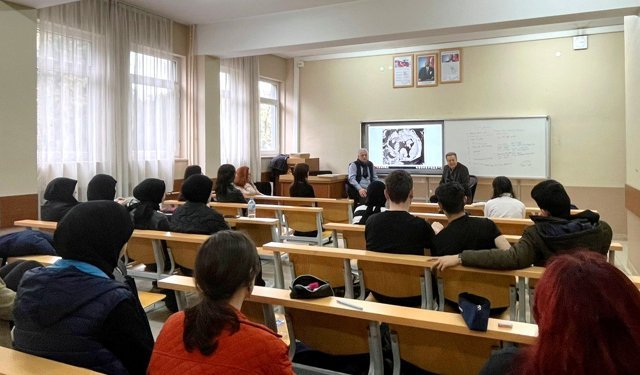 Sanatçı Gürsel anıldı