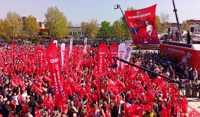 CHP mitinginde dikkat çeken ayrıntı: O isim platformda yer almadı