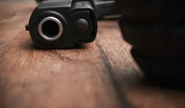 Duvardan seken kurşun kafasına isabet etti