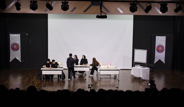 9. Liseler Arası Tiyatro Festivali’nde perde kapandı: Ödüller 7 Mayıs’ta sahiplerini buluyor