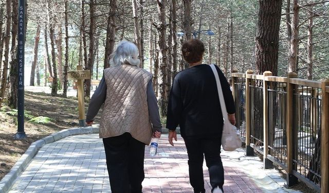 YADEM yaşlıları sağlıklı yaşam için Huzur Koridoru’nda yürüdü