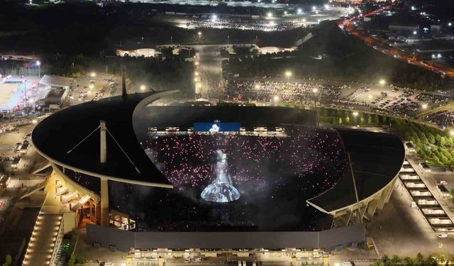Kanye West konseri havadan görüntülendi