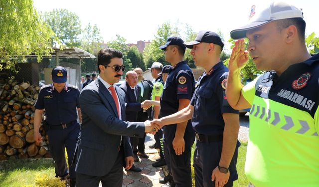Ferizli’de geleneksel halk bayramlaşması