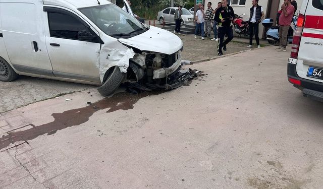 Akyazı Ada Caddesi’nde trafik kazası