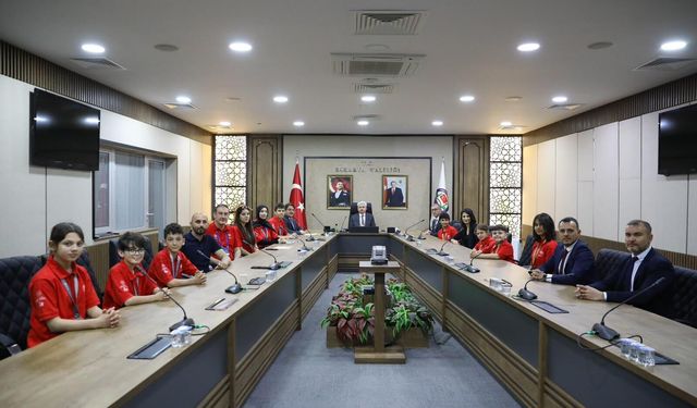 Vali Rahmi Doğan TÜBİTAK derecesi elde eden öğrencileri ağırladı