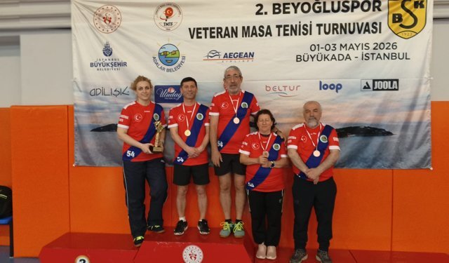 Sakarya Veteran Masa Tenisinde çifte başarı
