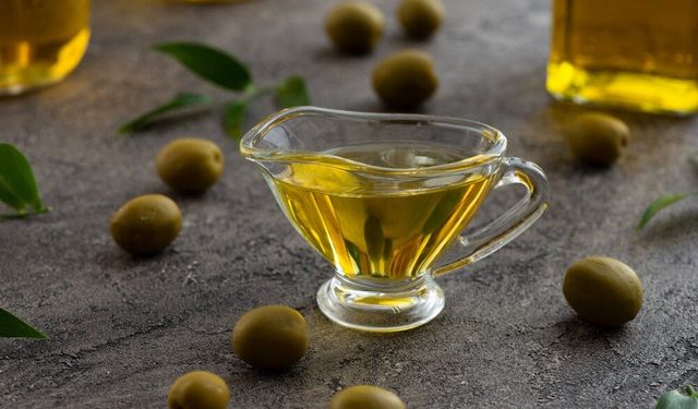 Sağlıklı Yaşamın Anahtarı: Zeytinyağı ve Akdeniz Tipi Beslenme
