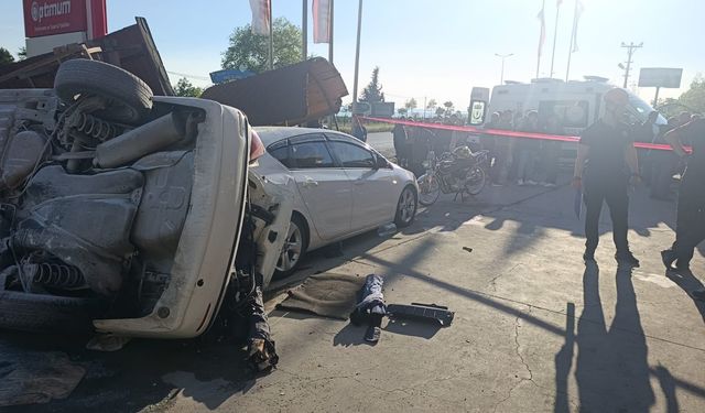 İstasyonuna dalan otomobil dehşet saçtı: 5’i çocuk 6 yaralı