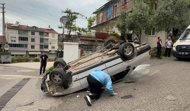 Freni boşalan araç takla attı: 2 yaralı