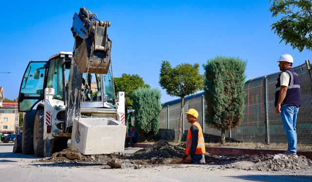 Adapazarı’nın altyapısına 8 kilometrelik yeni kanalizasyon hattı kazandırılıyor