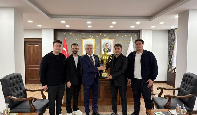 BAL’a yükselen Sapancaspor’dan kaymakam Yazıcı’ya ziyaret