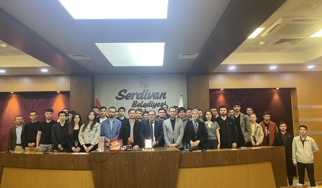 Mühendis adayları Sanayi ve Teknoloji Sakarya İl Müdürü bir araya geldi