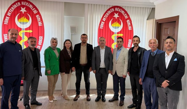 Anahtar Parti Veterinerler Odasını ziyaret etti
