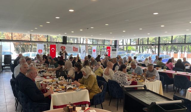 TEMAD Sakarya Şubesinden unutulmaz Anneler Günü programı