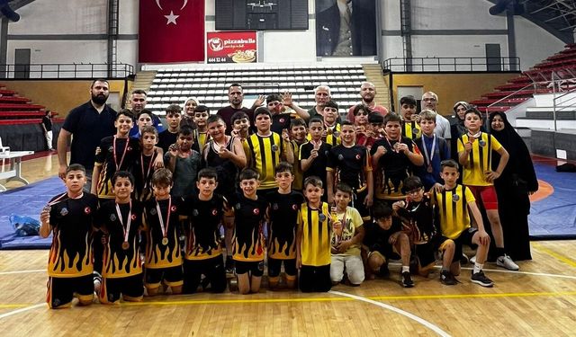 Serdivan Belediyesi güreşte Sakarya’ya damga vurdu