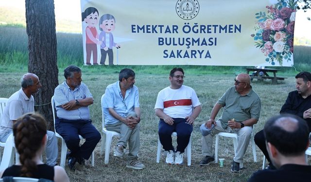 Emektar öğretmenler vefa buluşmasında bir araya geldi