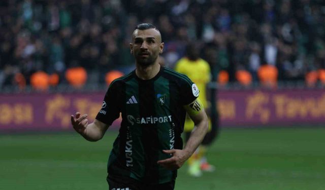 Sakaryalı futbolcu, Süper Lig ekibinden ayrıldı!