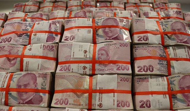 Bütçe Mayıs ayında 298,2 milyar TL açık verdi