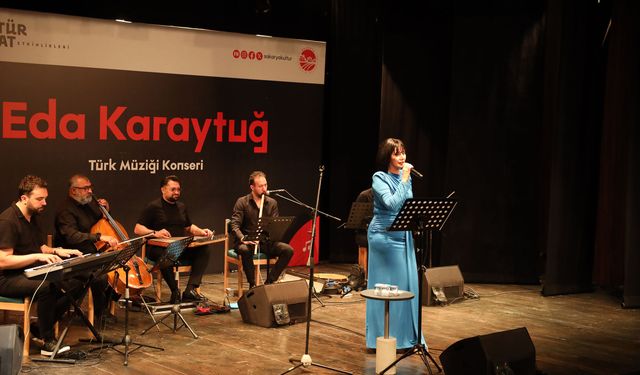 Eda Karaytuğ, AKM’de Türk Müziği’nin seçkin eserlerini seslendirdi