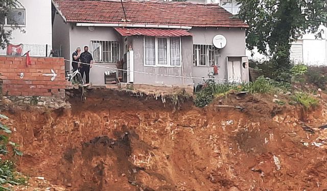 Toprak kaydı, ev tahliye edildi