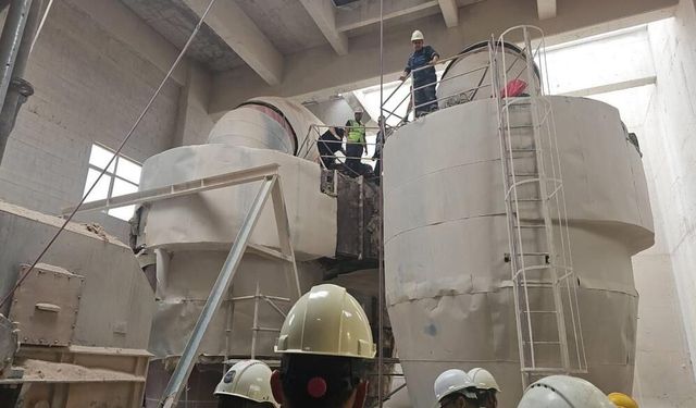 Çimento fabrikasında kazana düşen işçi ağır yaralandı