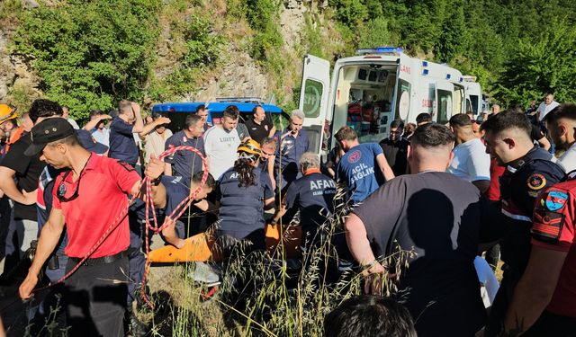 Arkadaşlarıyla şelaleye giren gencin cansız bedenine ulaşıldı