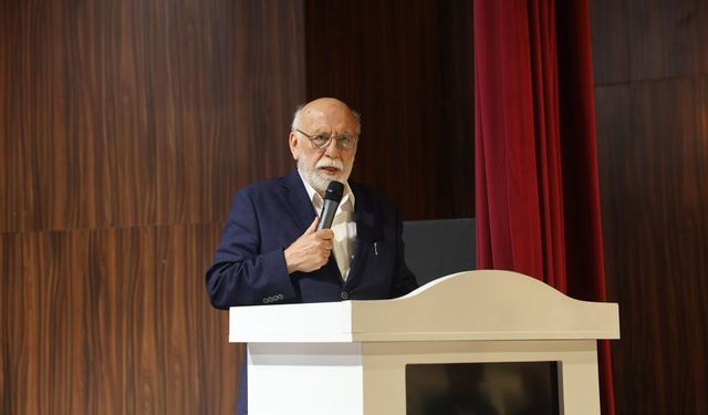 Prof. Dr. Nabi Avcı AKM’de konuştu: “Modern dünyanın bunalımını insan merkezli bakış aşar”