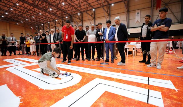 2. Teknoloji ve Robot Olimpiyatları’na yoğun ilgi