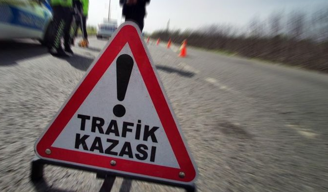 Motosiklet bariyerlere çarptı: Eşini kaybetti