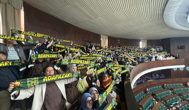 AK Parti Adapazarı Teşkilatı grup toplantısı için Ankara’ya gitti