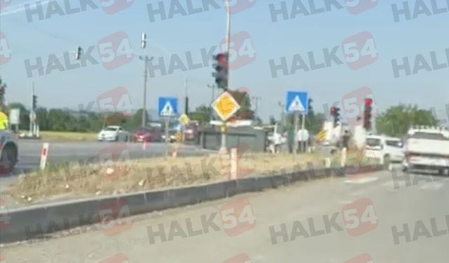 D-100’de devrilen kamyon yolu kapattı!
