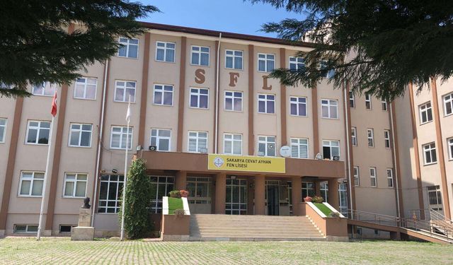 Cevat Ayhan Fen Lisesinden gururlandıran başarılar