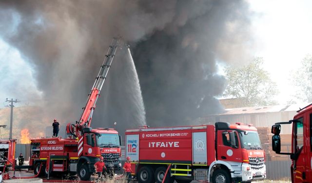 Boya fabrikası yangınında acı haber: 1 işçi hayatını kaybetti