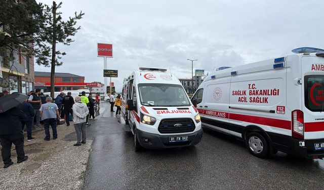 Halk otobüsü ile otomobil çarpıştı 5 yaralı