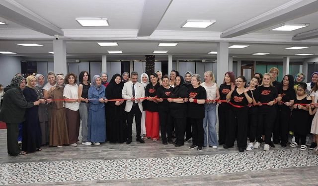 Erenler Belediyesi Kadın Kulübü hizmete açıldı